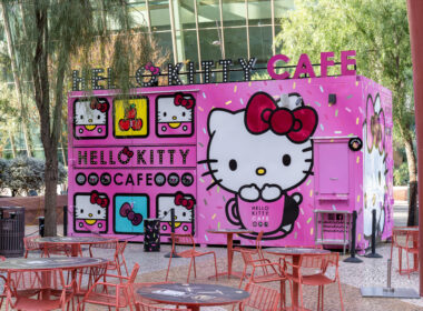 hello kitty cafe